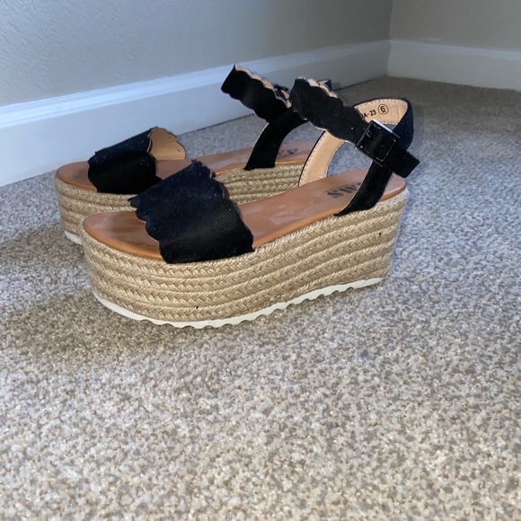Espadrilles - Picture 4 of 6